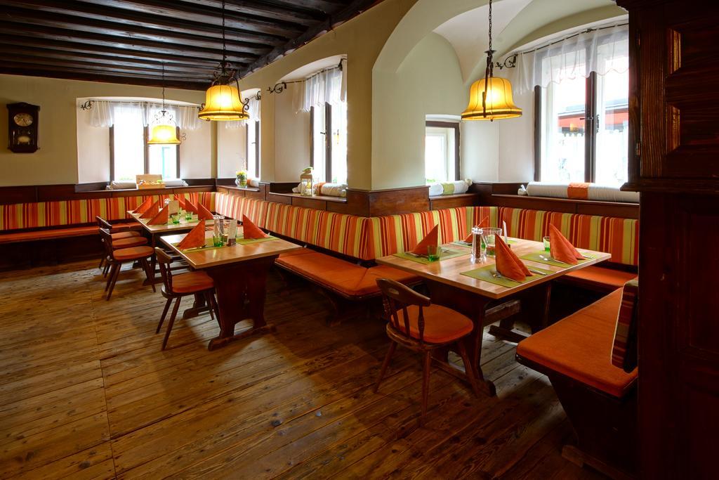 Hotel Restaurant Das Roessl Windischgarsten Exterior foto